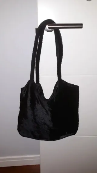 Bolso terciopelo negro con abalorios