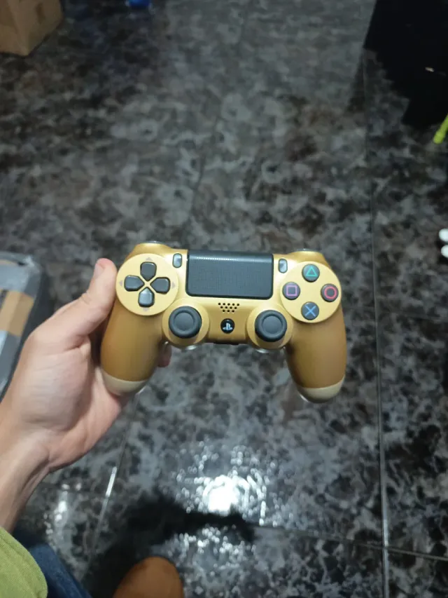Mando PS4 Original Dorado