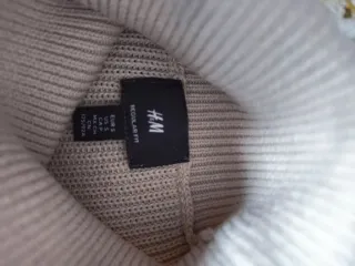 Jersey cuello alto beige