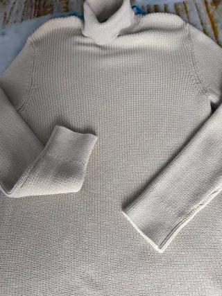 Jersey cuello alto beige