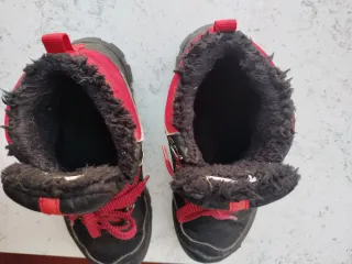 Botas de montaña Quechua niño negras y rojas