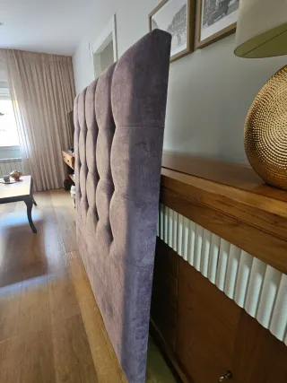 Cabecero individual morado. Perfecto estado.