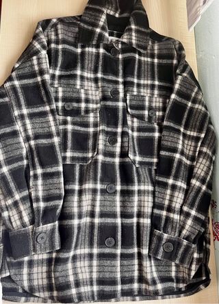 Chaqueta cuadros oversize con bolsillos