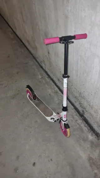 Patinete infantil blanco y rosa