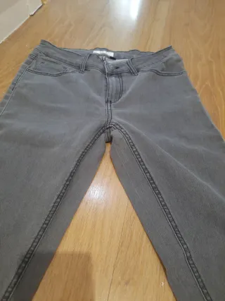 Pantalones vaqueros grises talla 34