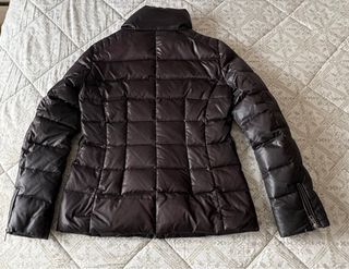 Plumífero Caroll Negro con Cinturón y Cuello Gris