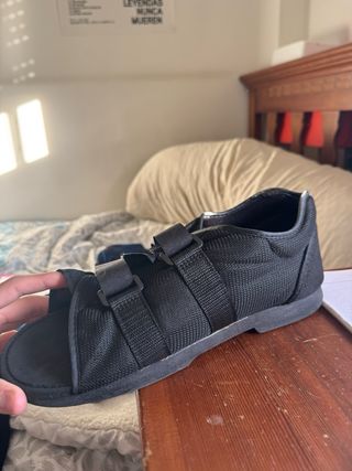 Zapato ortopédico ajustable