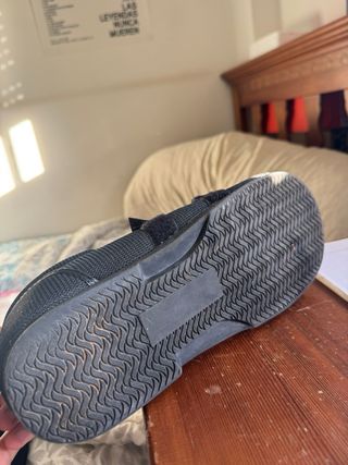 Zapato ortopédico ajustable