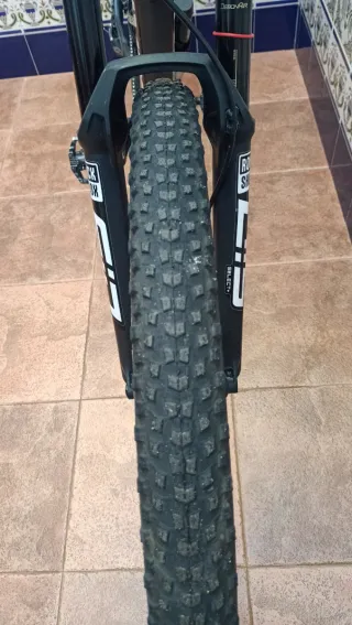 Berria Bravo 3.3 Talla S Montaña