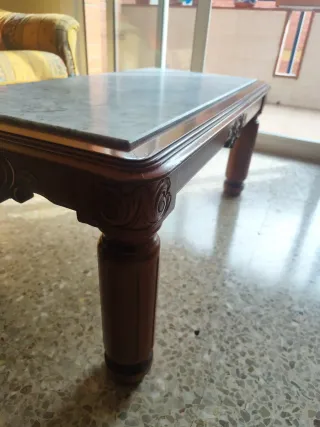 Tavolino in legno e marmo