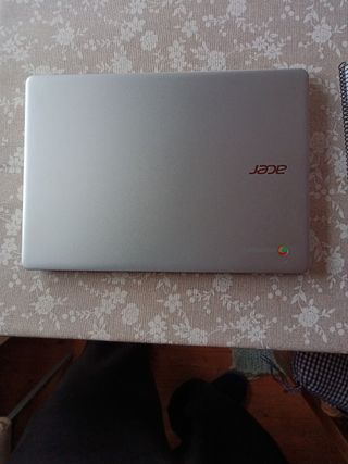 Chromebook Acer Plata y Negro
