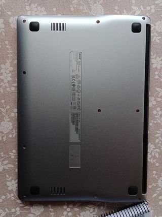 Chromebook Acer Plata y Negro