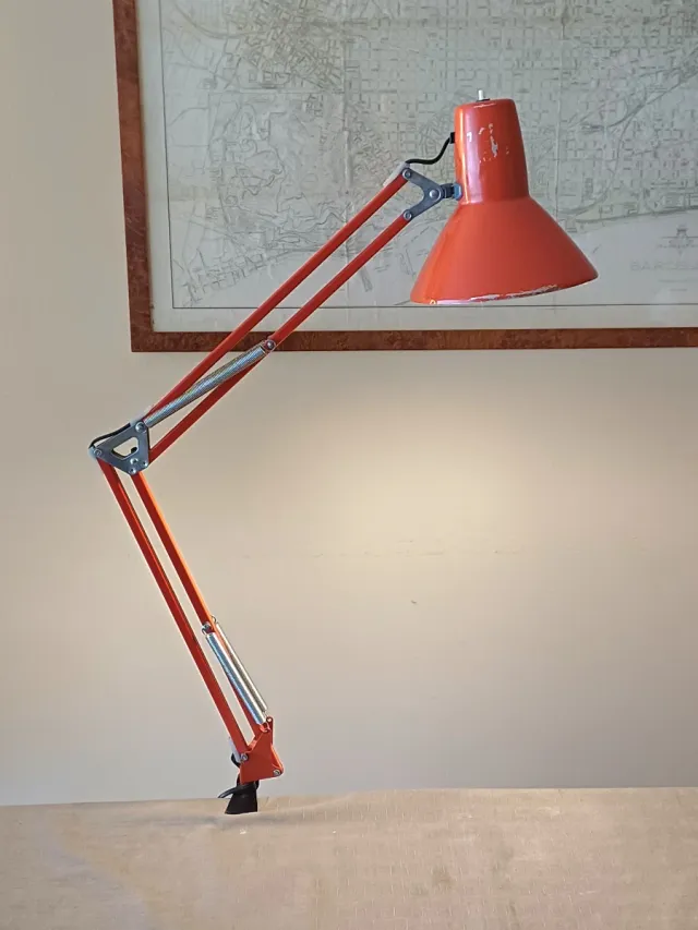 Lámpara flexo Ledu vintage roja de metal