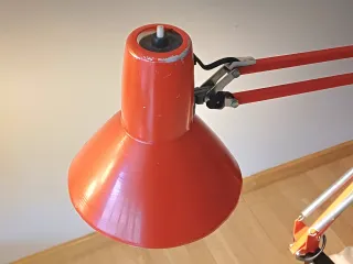 Lámpara flexo Ledu vintage roja de metal