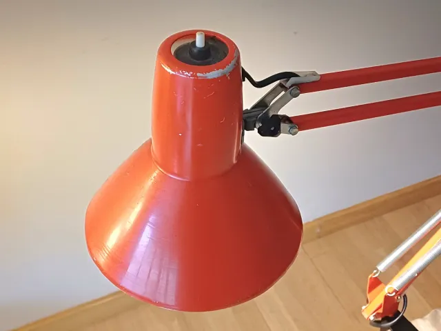 Lámpara flexo Ledu vintage roja de metal