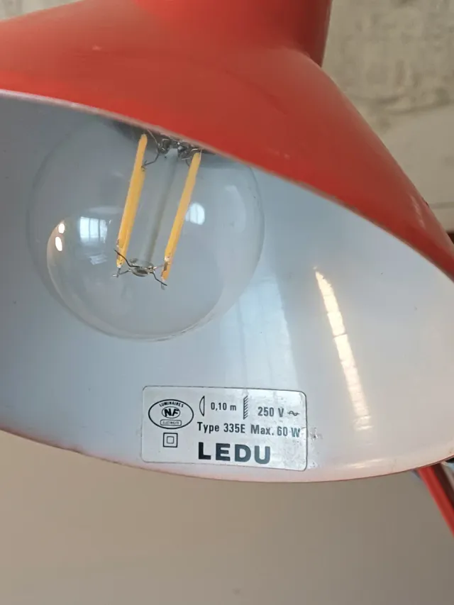 Lámpara flexo Ledu vintage roja de metal
