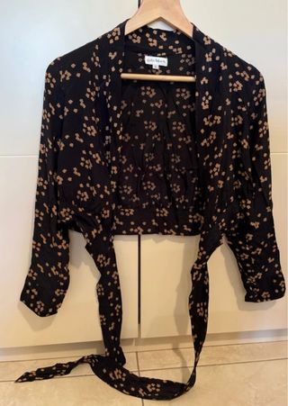 Blusa Gala Black negra con flores