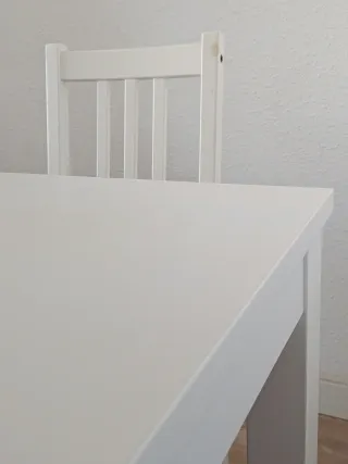 Mesa y 4 Sillas Ikea