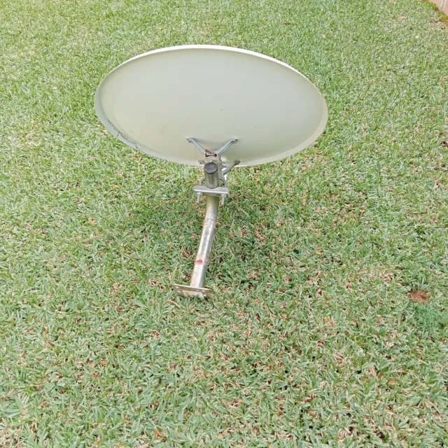 Antena Parabólica 60cm con Soporte