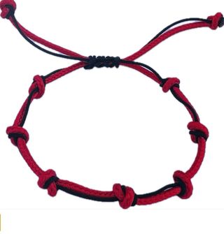 Pulsera 7 nudos suerte roja y negra