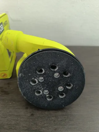 Lijadora Orbital Ryobi 18V + Accesorios