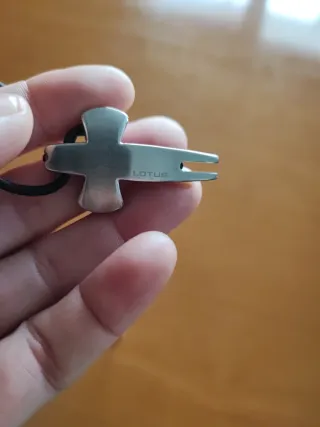 Colgante Cruz Plata y Cuero