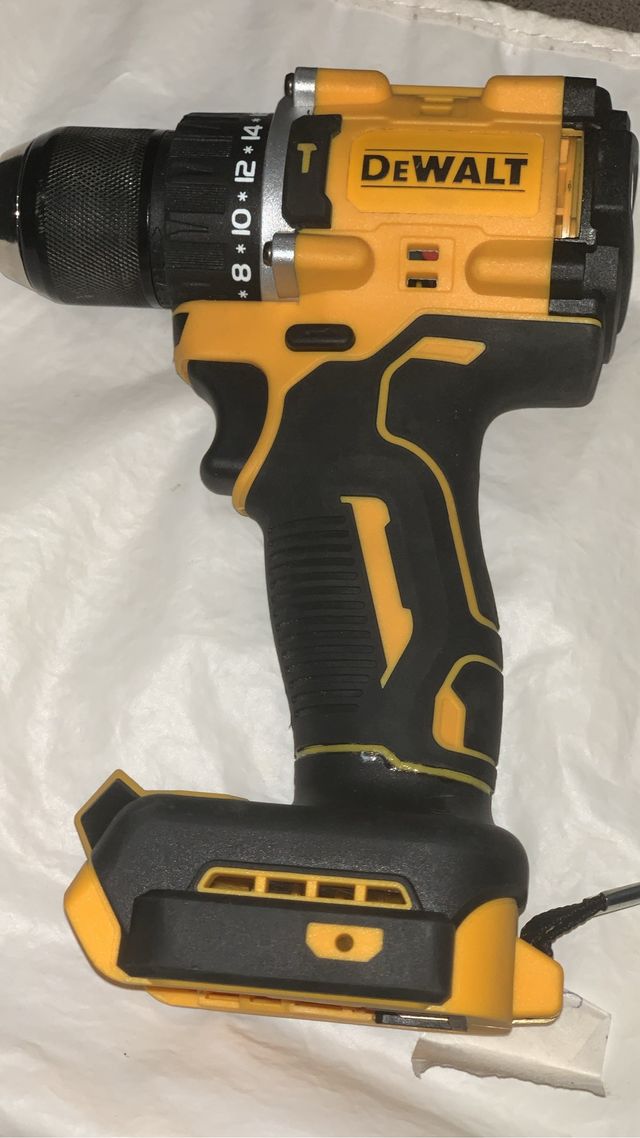 Parafusadeira Dewalt (sem bateria)