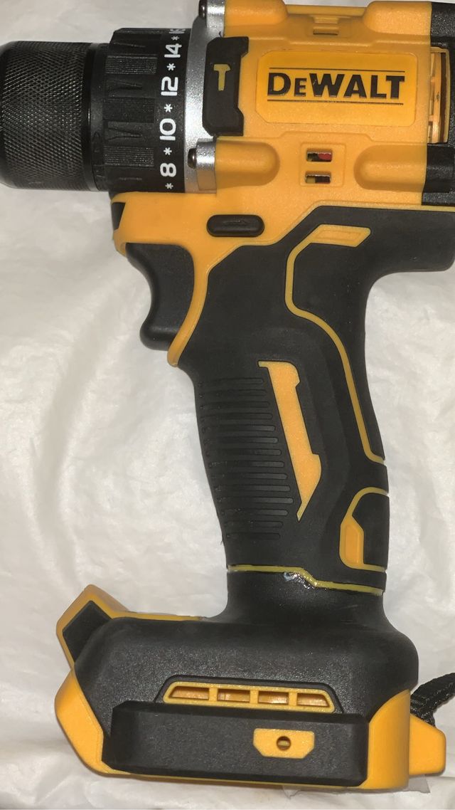 Parafusadeira Dewalt (sem bateria)