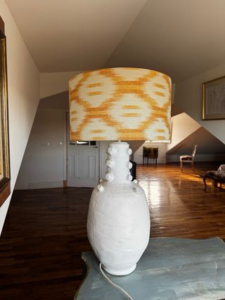 pie de Lámpara de mesa cerámica.