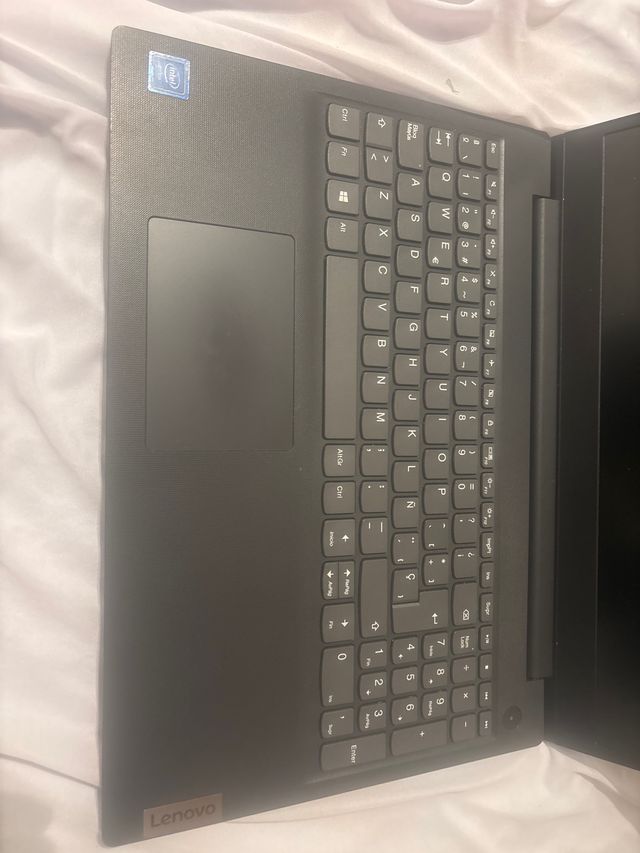 Portátil Lenovo IdeaPad 3 15IGL05