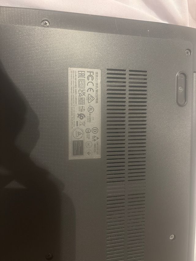 Portátil Lenovo IdeaPad 3 15IGL05