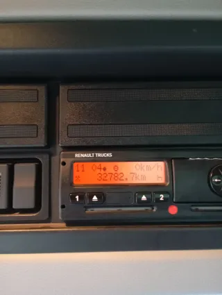 Vendo camión Renault midlum xdi 270. 32700 km