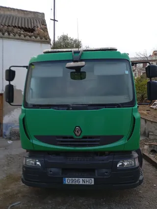 Vendo camión Renault midlum xdi 270. 32700 km