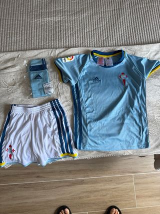 Equipación Celta Adidas Niño 6 años. 116