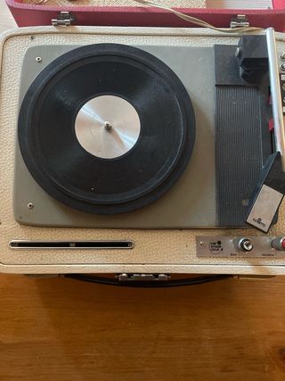 Giradischi Vintage Eurovox Rosso e Beige