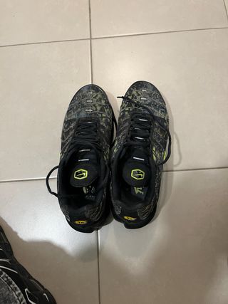 Nike Air Max Plus TN Sustainable black Volt