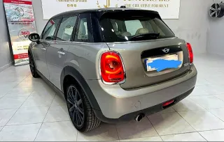 BMW Mini automático, nacional.