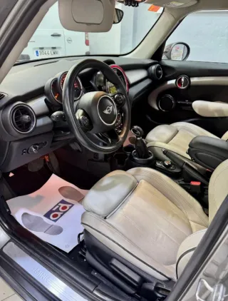 BMW Mini automático, nacional.