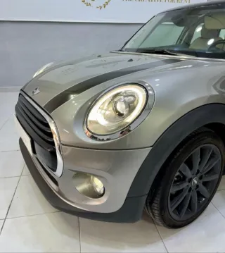 BMW Mini automático, nacional.