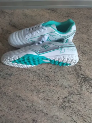 Botas de fútbol nuevas Talla 40