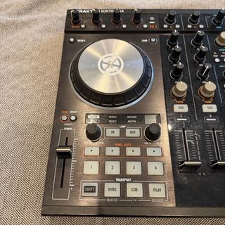 Controlador DJ Traktor Kontrol S4 MK2
