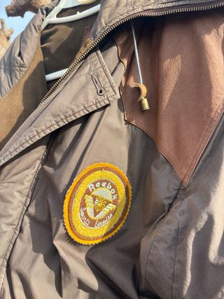 ESPECTACULAR Cazadora Reebok Alta Montaña Marrón