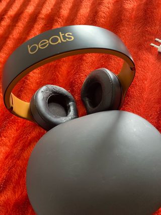 Beats Studio 3 Negro/Dorado.