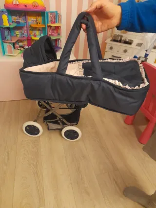 Carrito de bebé azul