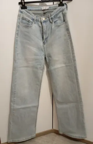 Pantalón Vaquero Ancho Azul Claro