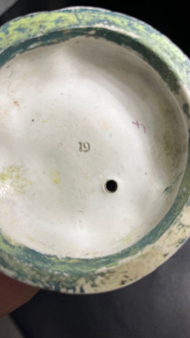 Vecchia figura di bambino pattinatore