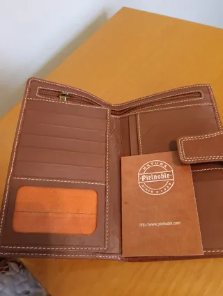 Billetera de piel noble mujer