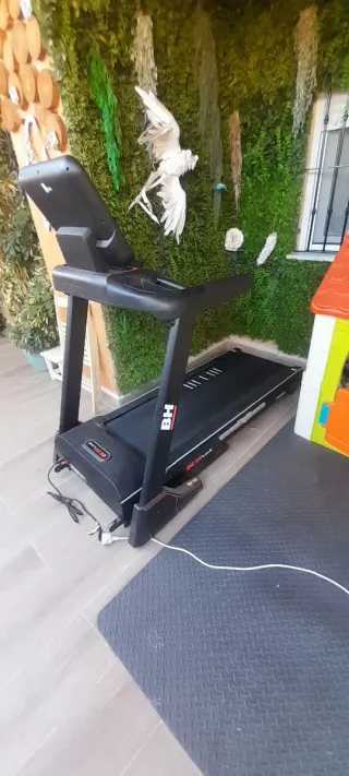 Cinta de correr BH poco uso