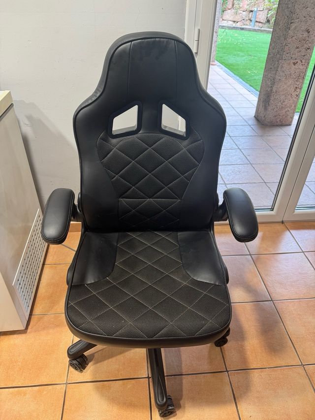 Silla gaming negra