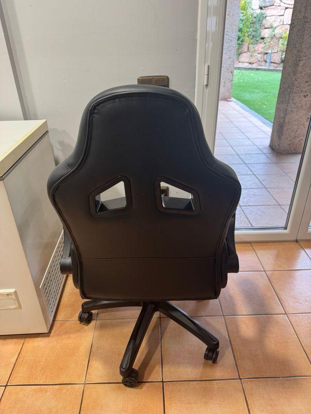 Silla gaming negra